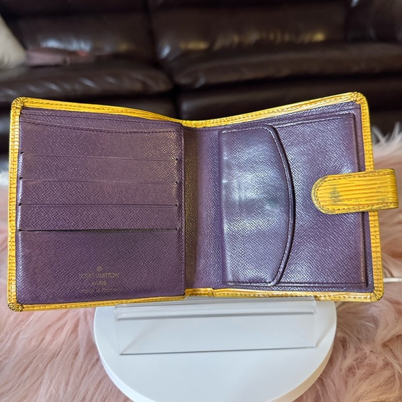 Louis Vuitton Leather Wallet- 100 %Authentic
Gorgeous Yellow Leather - Picture 7 of 8